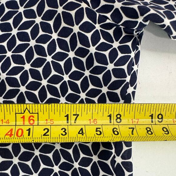Theory Tile Antazie 100% silk Geometric Blouse Size Small Navy/White - Picture 5 of 6